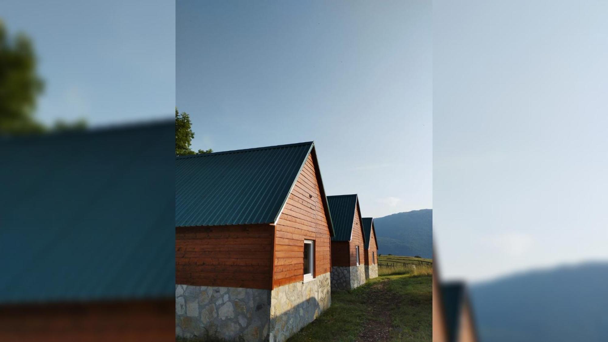Rural Resort Tron ปลูชิเน ภายนอก รูปภาพ