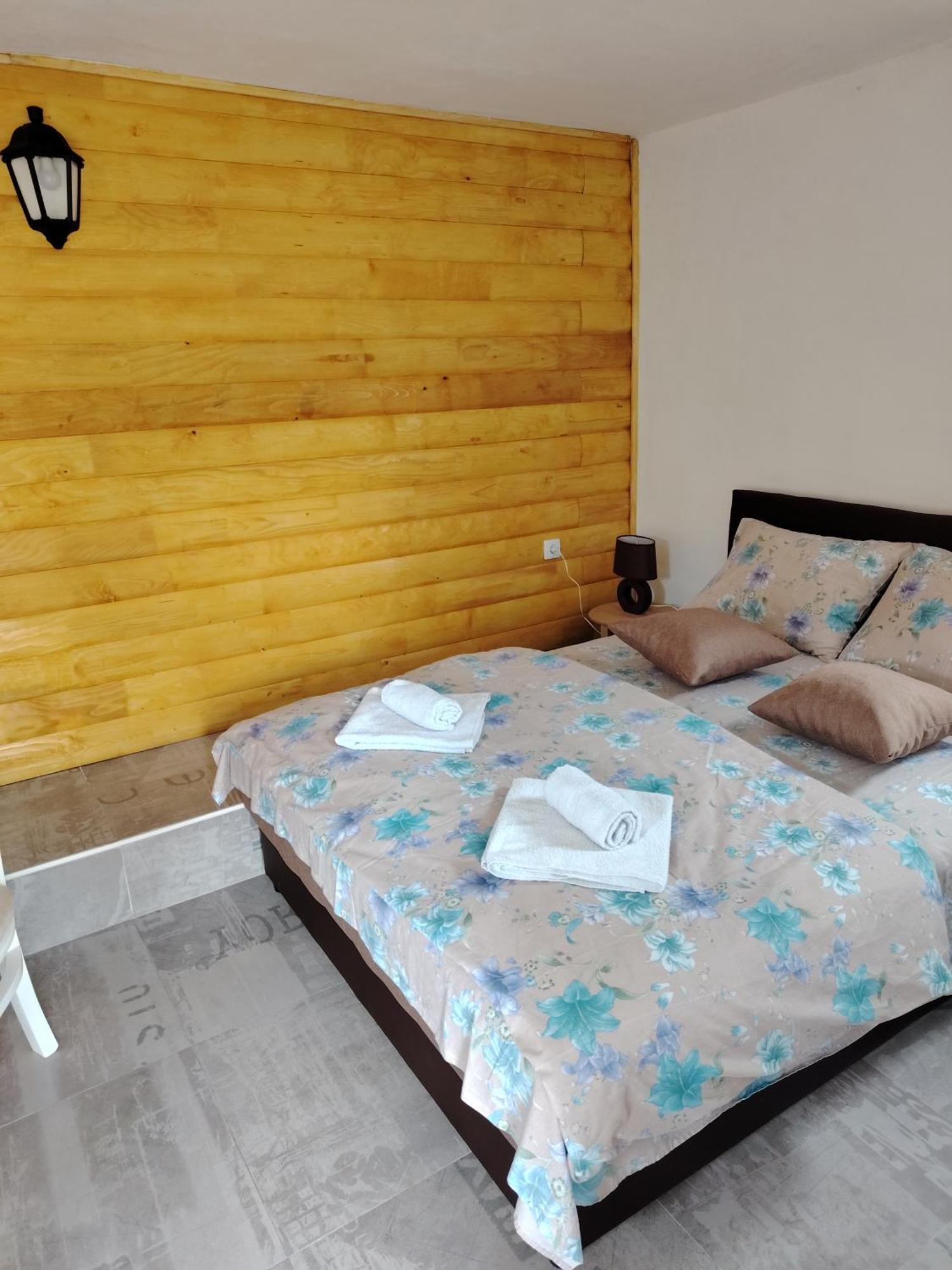 Rural Resort Tron ปลูชิเน ภายนอก รูปภาพ